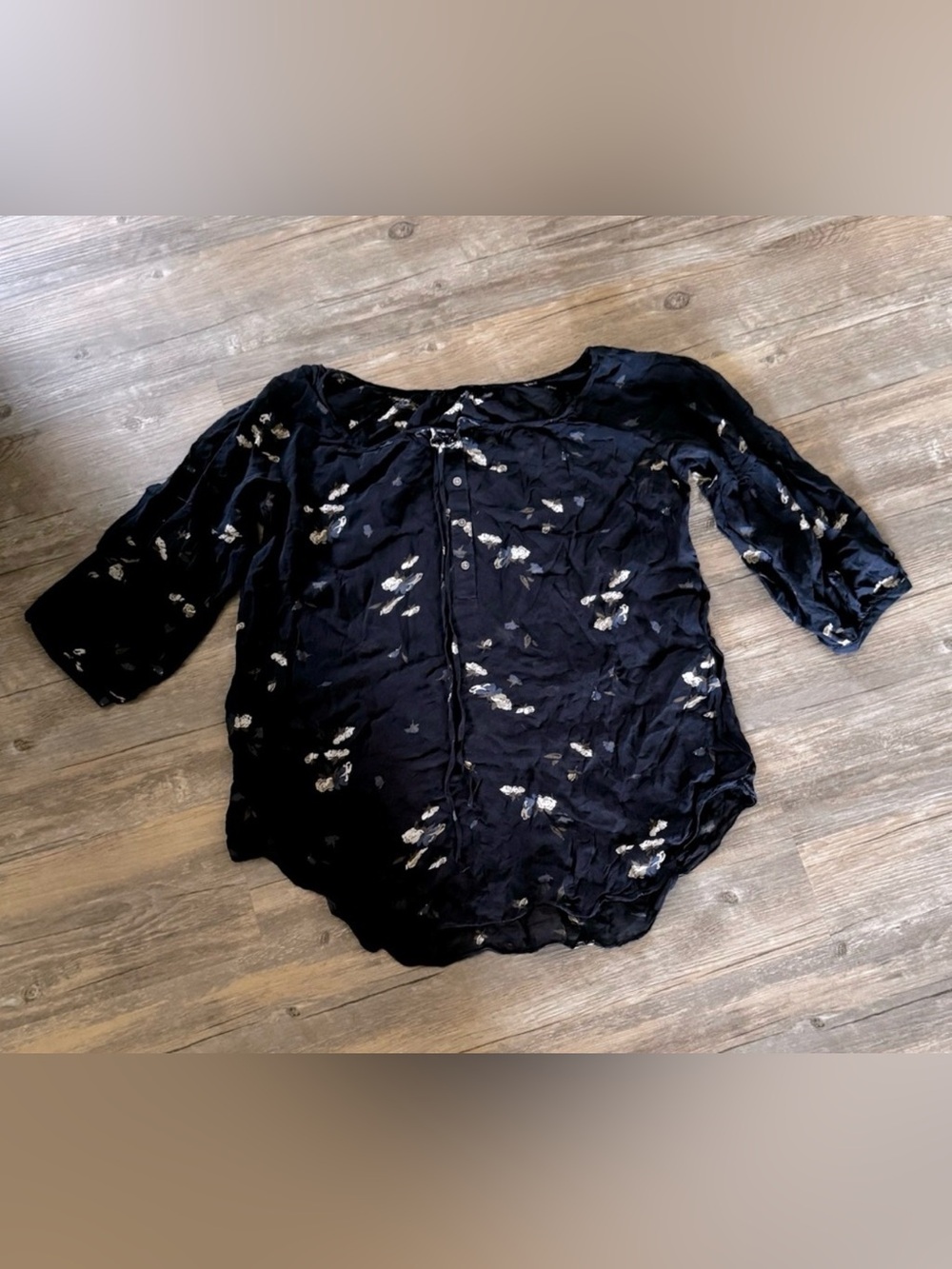 Club Monaco 3/4 sleeve silk floral top